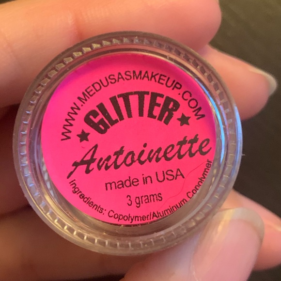 2/$15 Medusa’s Makeup Glitter Eye Dust - Picture 4 of 4